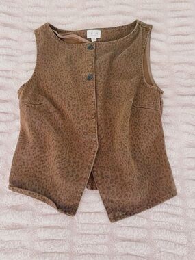 Le Lis Brown Cheetah-Print Sleeveless Button Vest